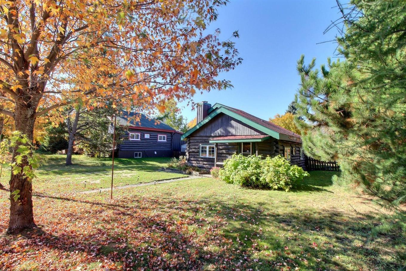 Façade - 57 Rue Lemieux, Val-D'Or, QC - Outdoor