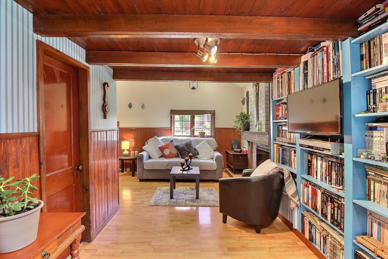 Salon - 57 Rue Lemieux, Val-D'Or, QC - Indoor Photo Showing Other Room