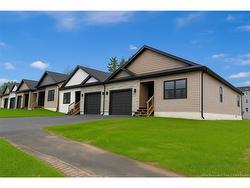 4 TERRY FOX DR Oromocto, NB E2V 0P6