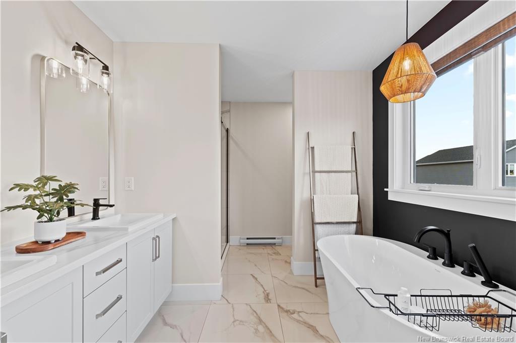 292 Falcon Dr, Moncton, NB