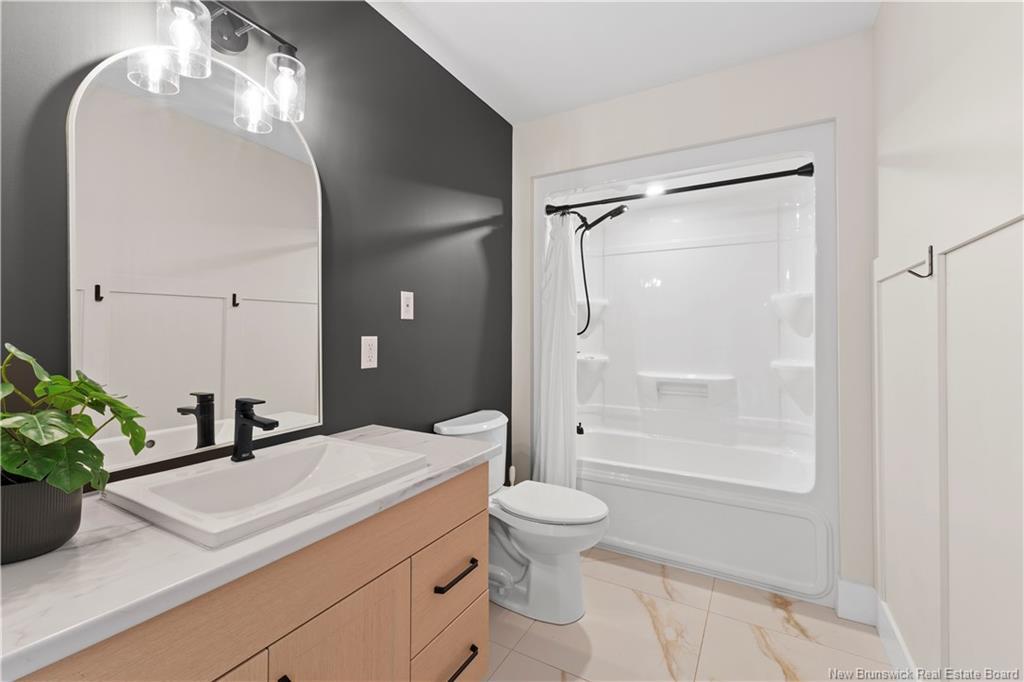 292 Falcon Dr, Moncton, NB