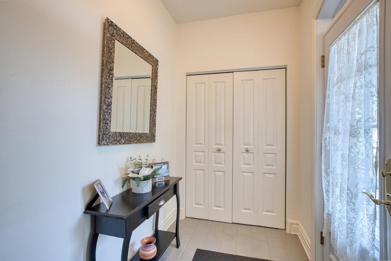 Hall - 534 Rue Du Meunier, Sainte-Adèle, QC - Indoor Photo Showing Other Room