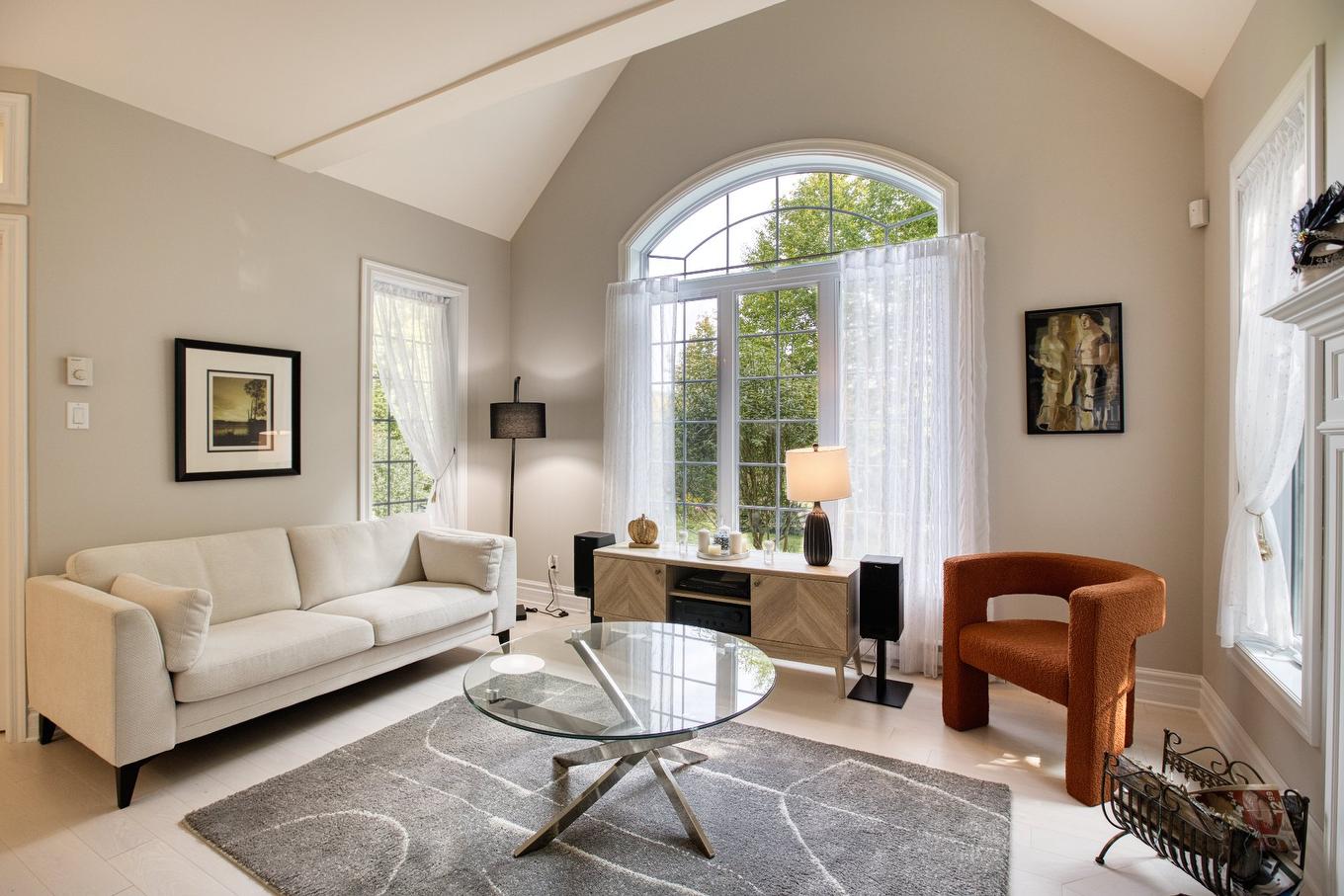 Living room - 534 Rue Du Meunier, Sainte-Adèle, QC - Indoor Photo Showing Living Room