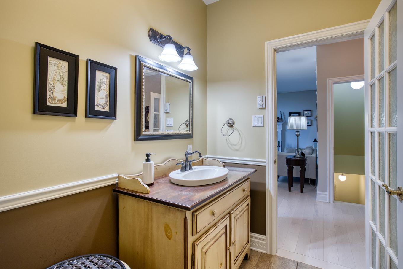 Powder room - 534 Rue Du Meunier, Sainte-Adèle, QC - Indoor Photo Showing Bathroom