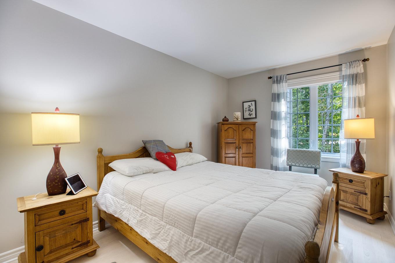 Bedroom - 534 Rue Du Meunier, Sainte-Adèle, QC - Indoor Photo Showing Bedroom