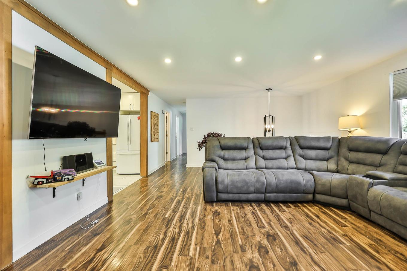 Salon - 657 Rue Sigouin, Gatineau (Gatineau), QC - Indoor Photo Showing Living Room