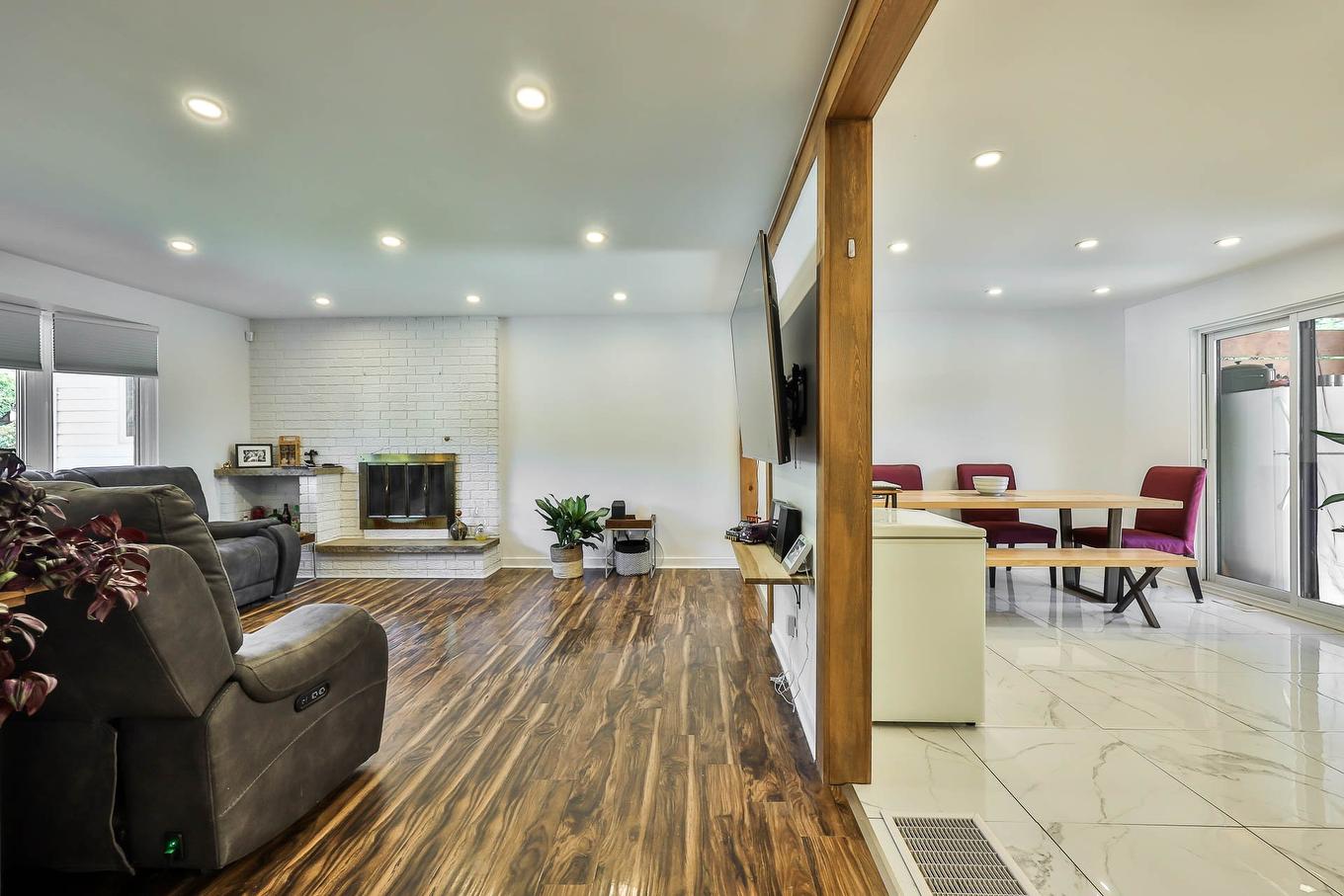 Vue d'ensemble - 657 Rue Sigouin, Gatineau (Gatineau), QC - Indoor With Fireplace