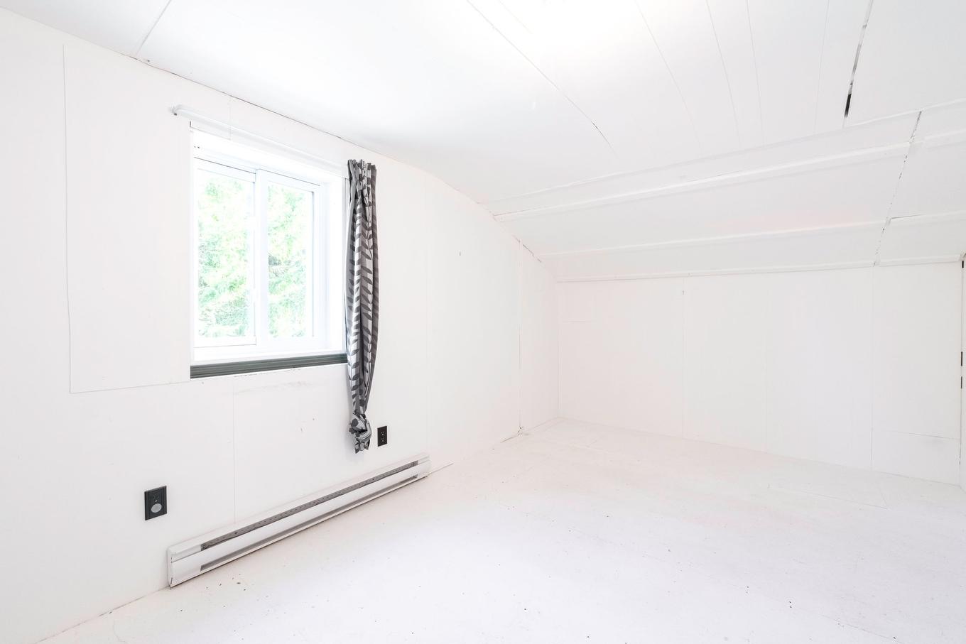 Bedroom - 200 Rg Lafontaine, Sainte-Perpétue, QC - Indoor Photo Showing Other Room