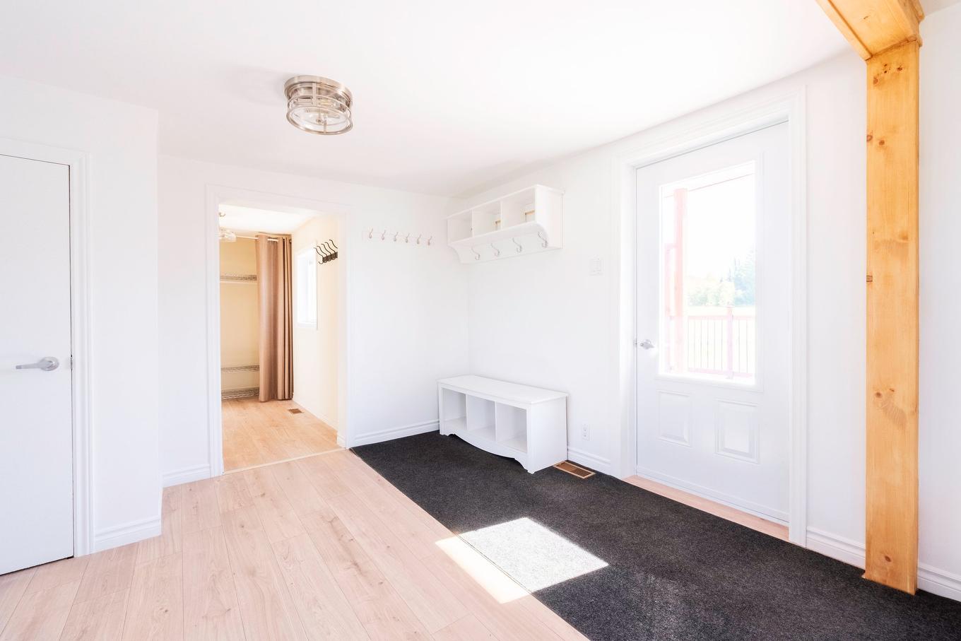 Hall - 200 Rg Lafontaine, Sainte-Perpétue, QC - Indoor Photo Showing Other Room