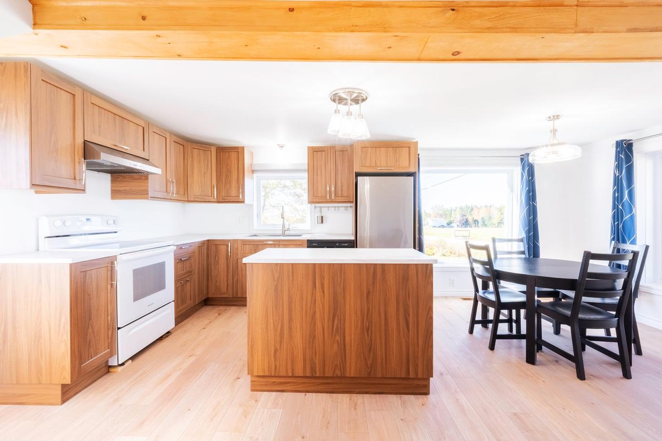 Kitchen - 200 Rg Lafontaine, Sainte-Perpétue, QC - Indoor Photo Showing Kitchen