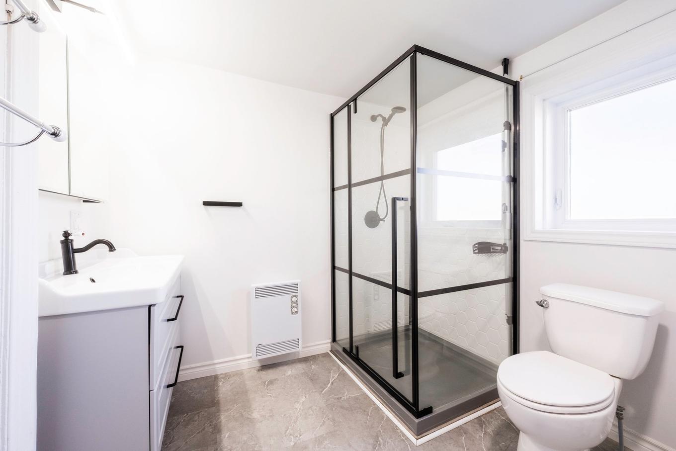 Bathroom - 200 Rg Lafontaine, Sainte-Perpétue, QC - Indoor Photo Showing Bathroom