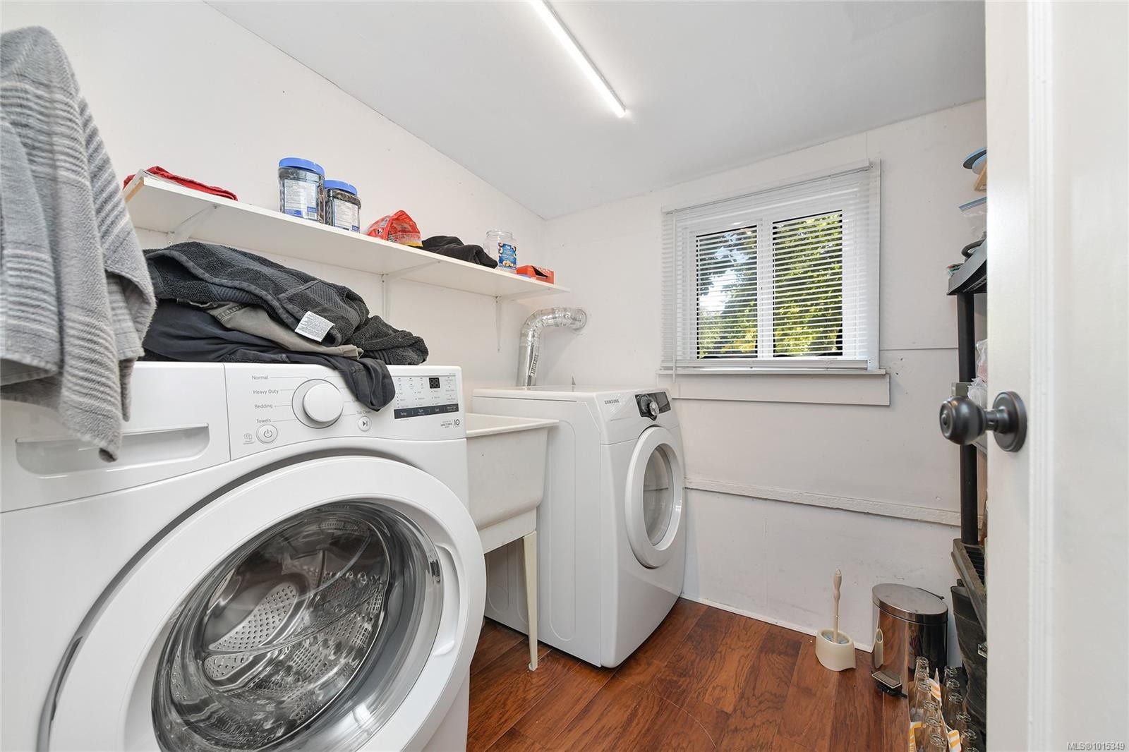 1715 Carrick St, Victoria, BC