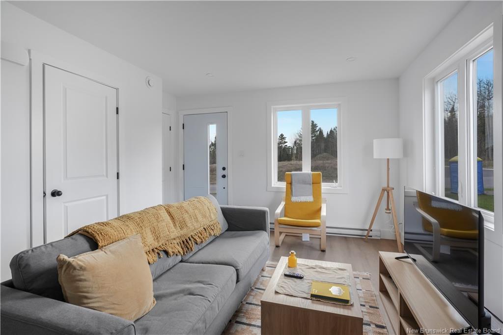 16 Terry Fox Dr, Oromocto, NB