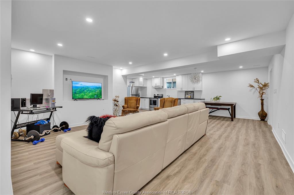 1835 Dominion Boulevard, Windsor, ON