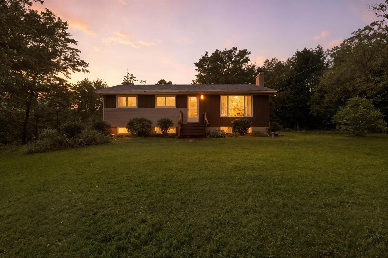 1059 Fall River Road, Fall River, NS