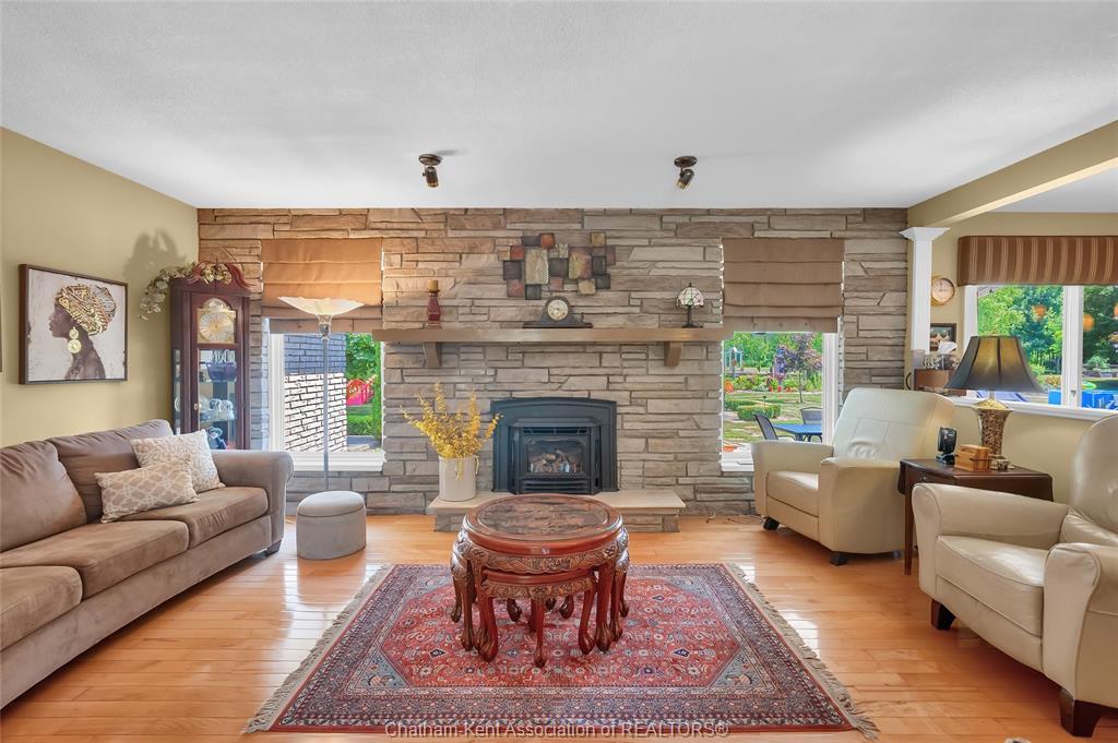 7598 Middle Line, Charing Cross, ON