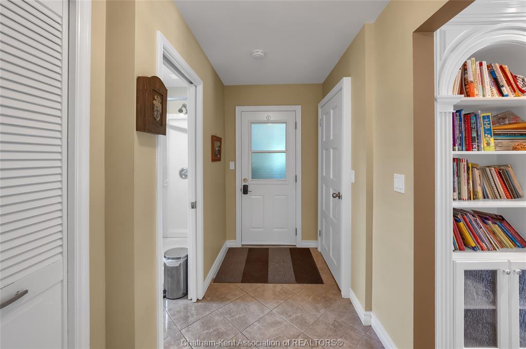 7598 Middle Line, Charing Cross, ON