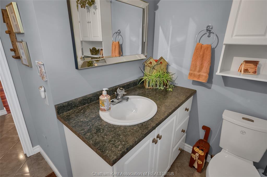 7598 Middle Line, Charing Cross, ON