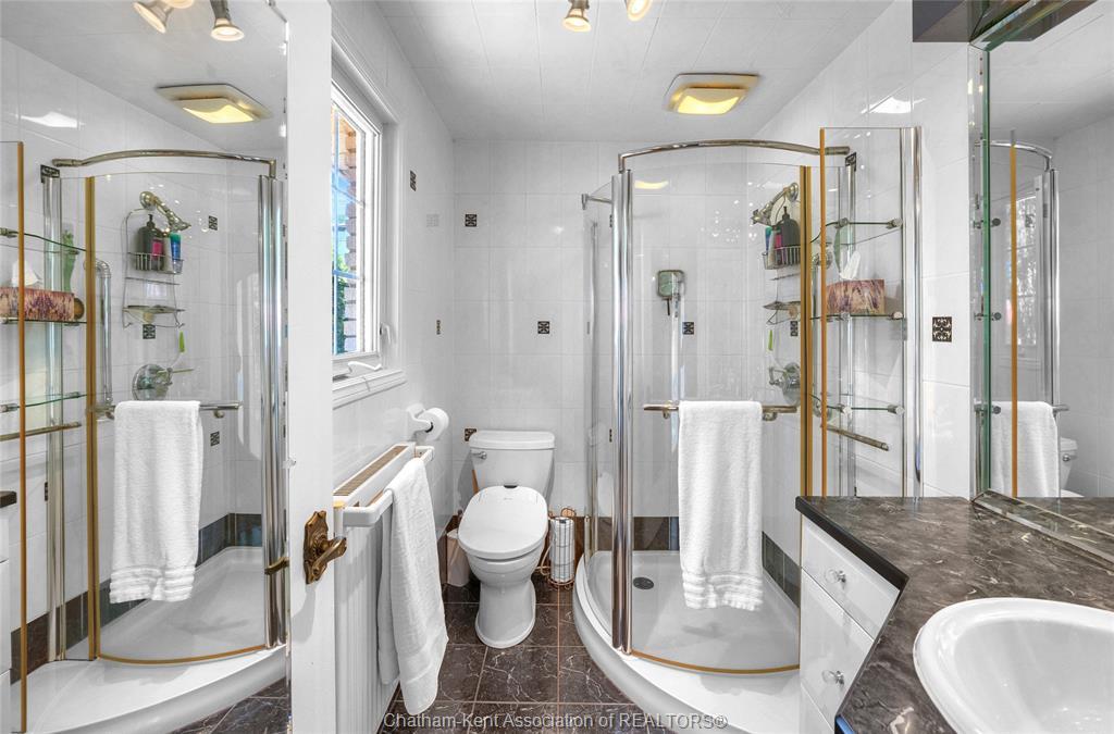 7598 Middle Line, Charing Cross, ON