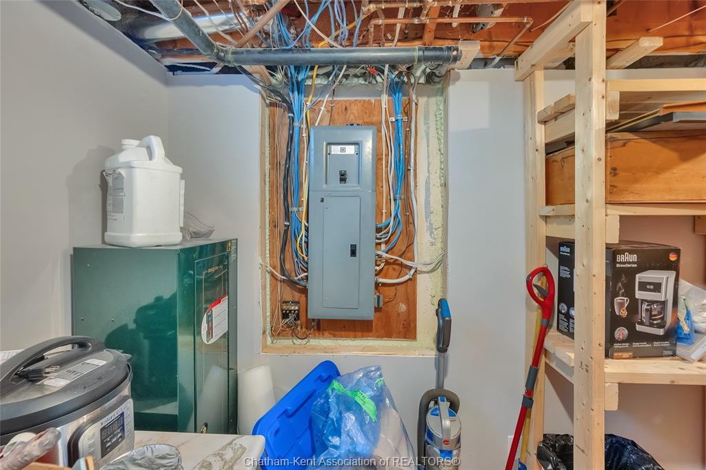 7598 Middle Line, Charing Cross, ON