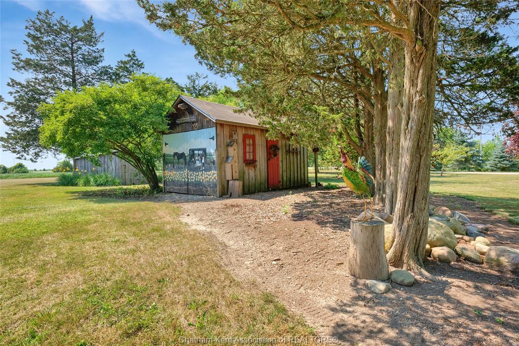 7598 Middle Line, Charing Cross, ON