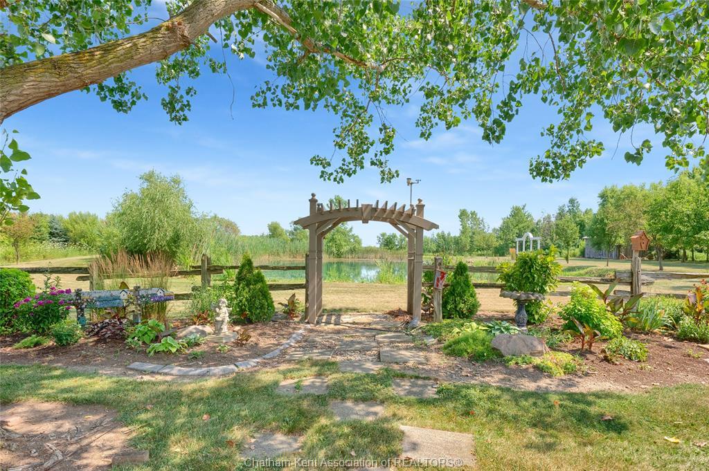 7598 Middle Line, Charing Cross, ON