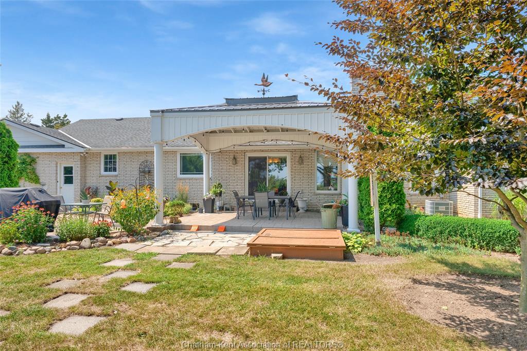 7598 Middle Line, Charing Cross, ON