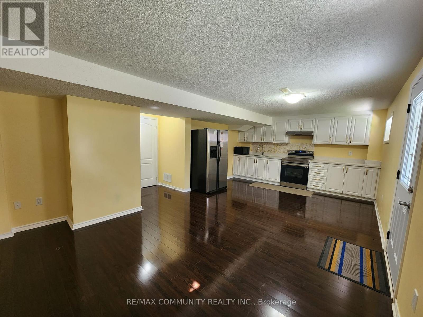 Bsmt - 19 Salvage Street, Ajax, ON - Indoor Photo Showing Kitchen