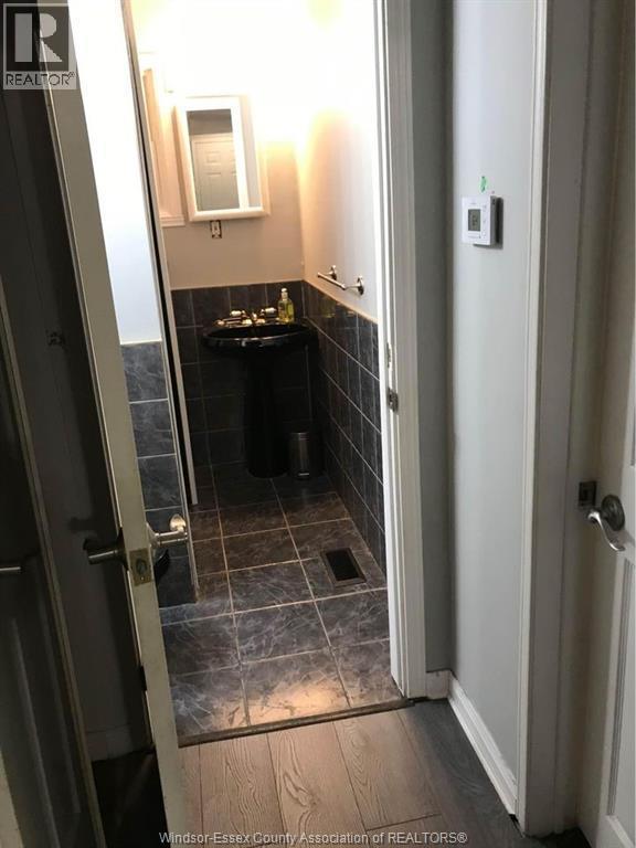 1423 Aubin Road, Windsor, ON - Indoor