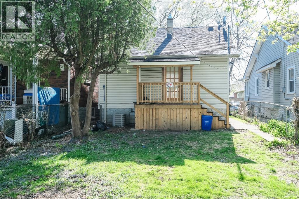 1556 Gladstone Avenue, Windsor, ON - Outdoor