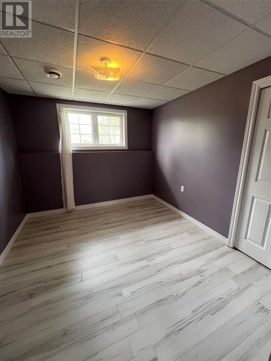 32 Park Road, Mcivers, NL - Indoor