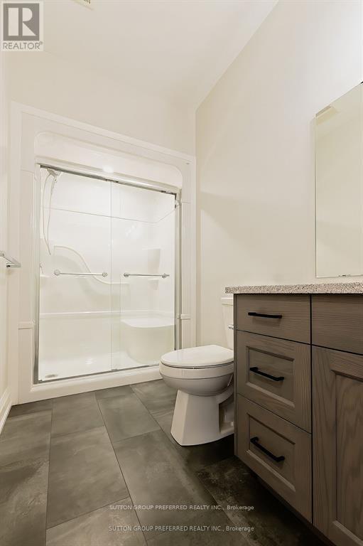 16 - 175 Glengariff Drive, Southwold (Talbotville), ON - Indoor Photo Showing Bathroom