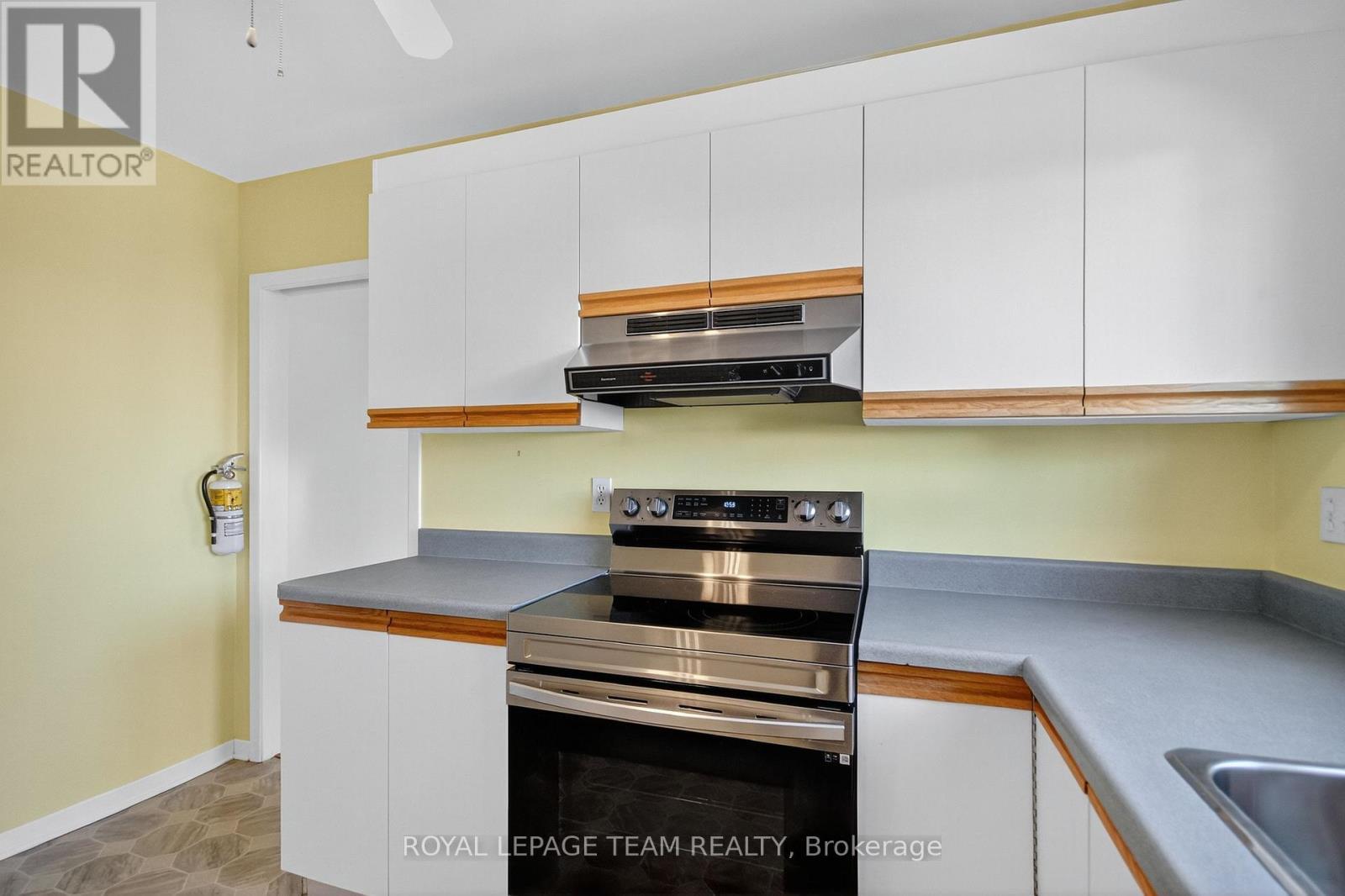 Kitchen - 1264 Morrison Drive, Ottawa, ON - Indoor Photo Showing Kitchen