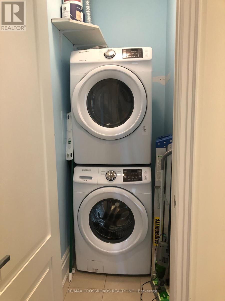 901 - 55 Scollard Street, Toronto, ON - Indoor Photo Showing Laundry Room