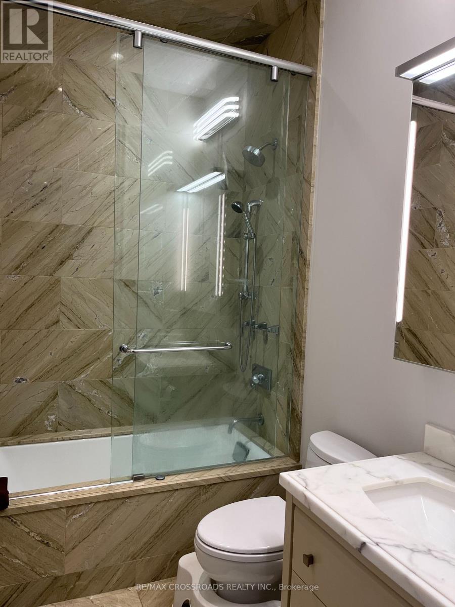 901 - 55 Scollard Street, Toronto, ON - Indoor Photo Showing Bathroom