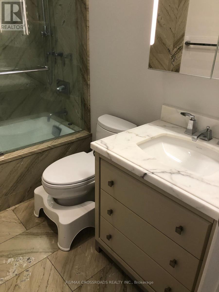 901 - 55 Scollard Street, Toronto, ON - Indoor Photo Showing Bathroom