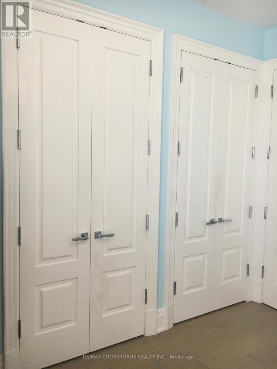 901 - 55 Scollard Street, Toronto, ON - Indoor Photo Showing Other Room