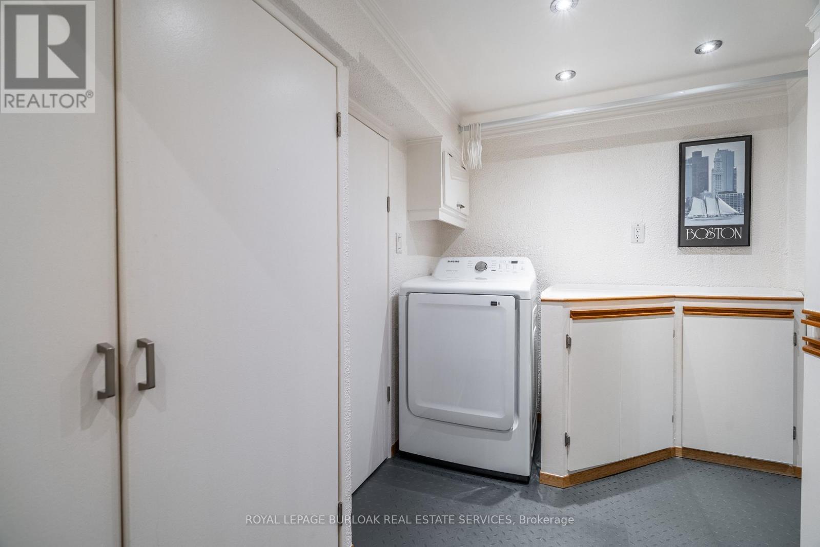 1169 Greening Avenue, Mississauga, ON - Indoor Photo Showing Laundry Room