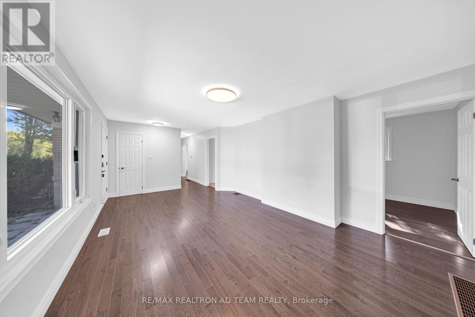 Main - 18 Windridge Drive, Markham, ON - Indoor Photo Showing Other Room