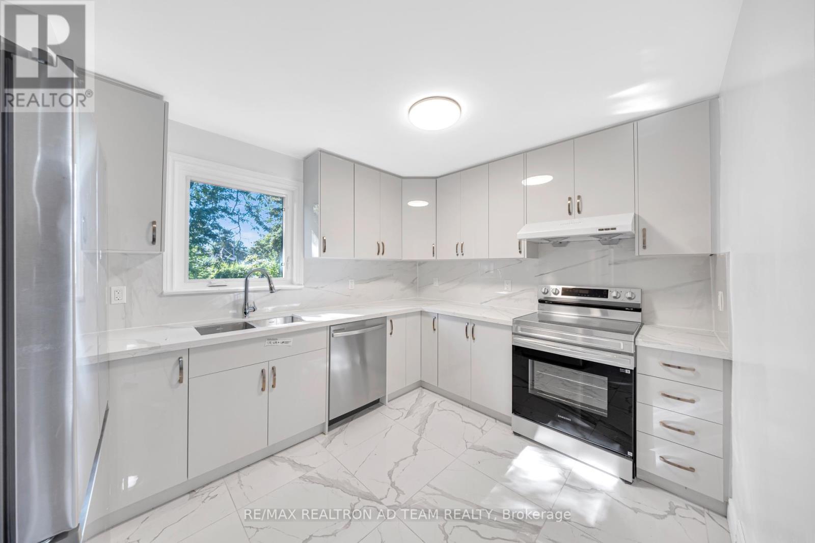 Main - 18 Windridge Drive, Markham, ON - Indoor Photo Showing Kitchen