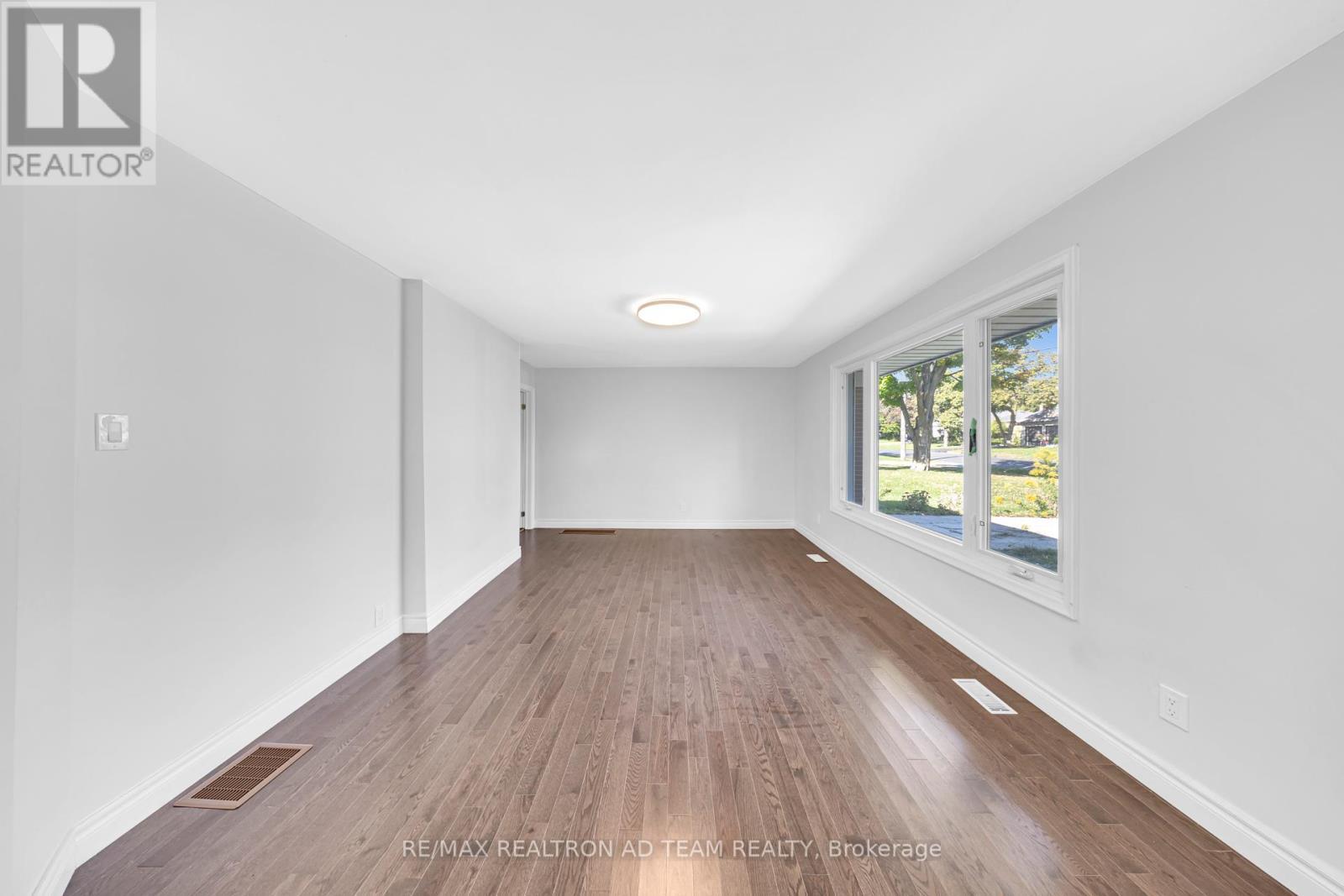 Main - 18 Windridge Drive, Markham, ON - Indoor Photo Showing Other Room