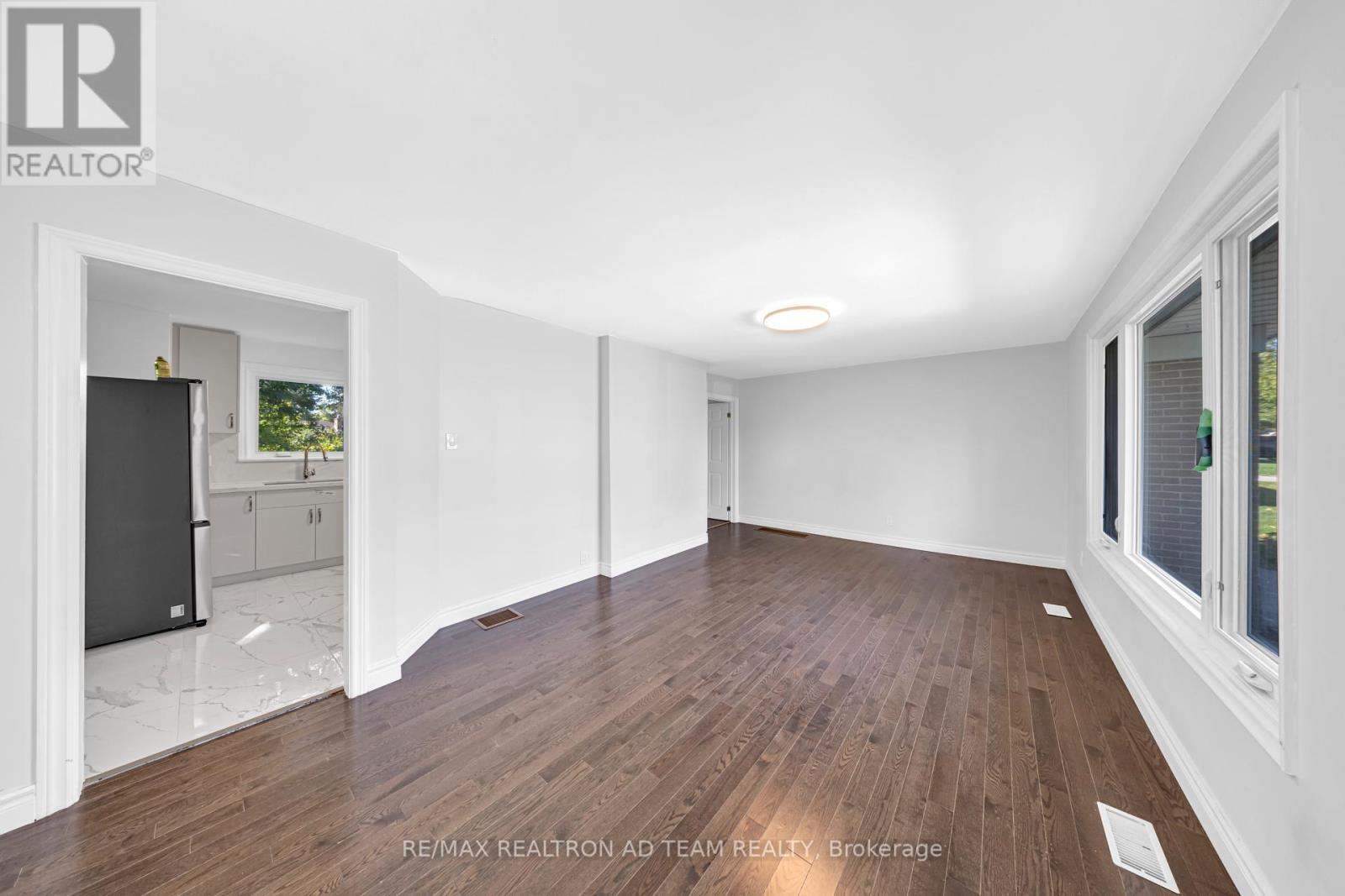 Main - 18 Windridge Drive, Markham, ON - Indoor Photo Showing Other Room