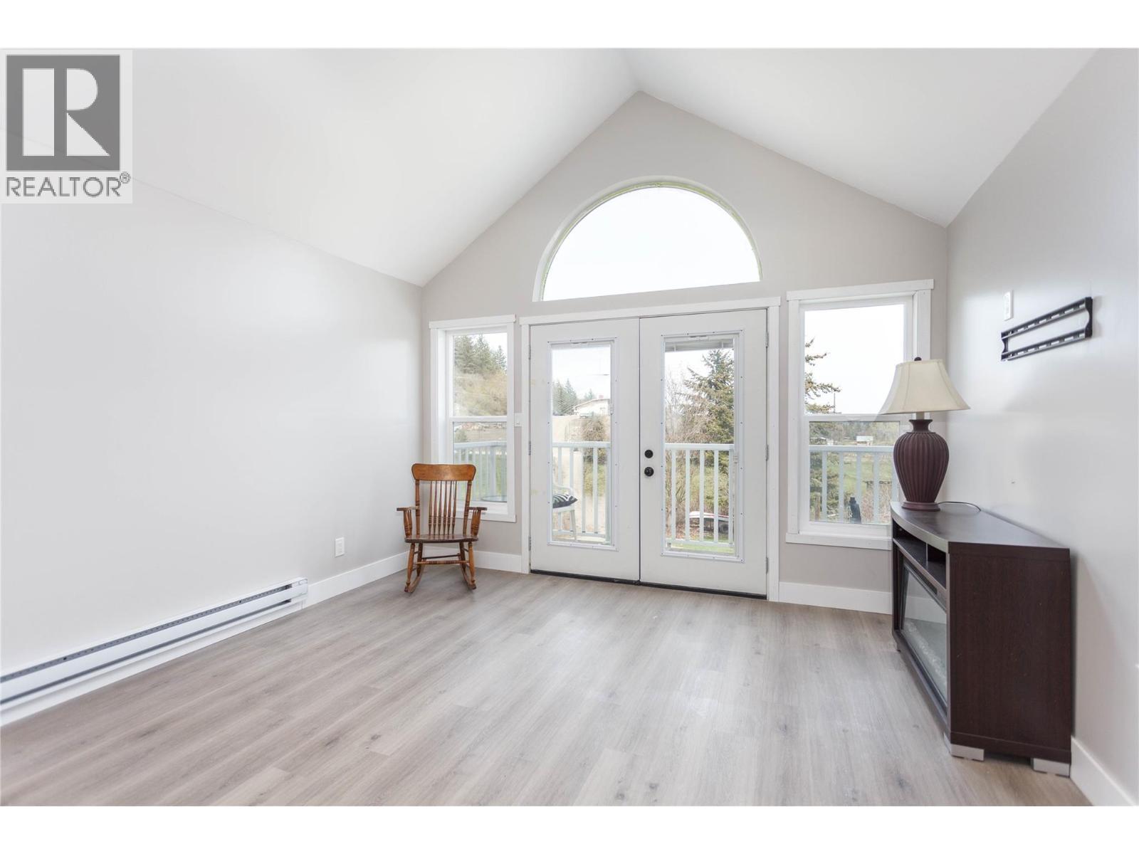 Loft Living Room - 6655 Cosens Bay Road, Coldstream, BC - Indoor Photo Showing Other Room