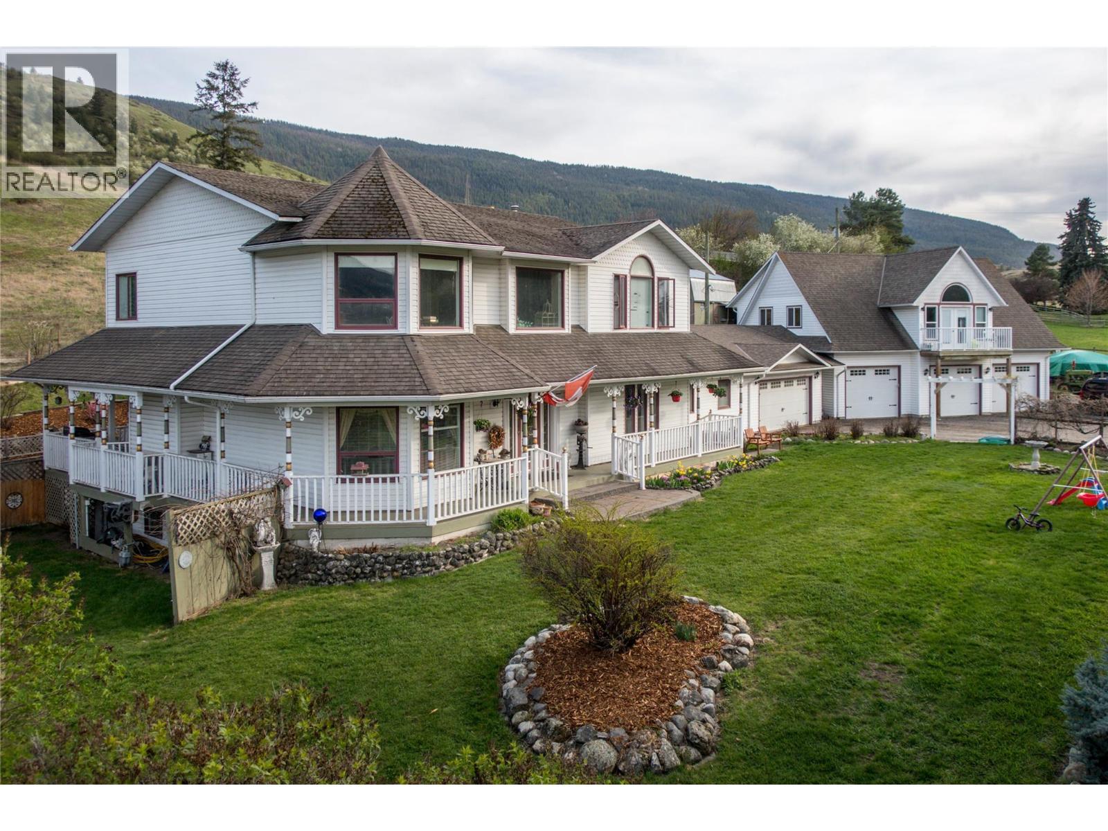 6655 Cosens Bay Road, Coldstream, BC - Outdoor With Deck Patio Veranda