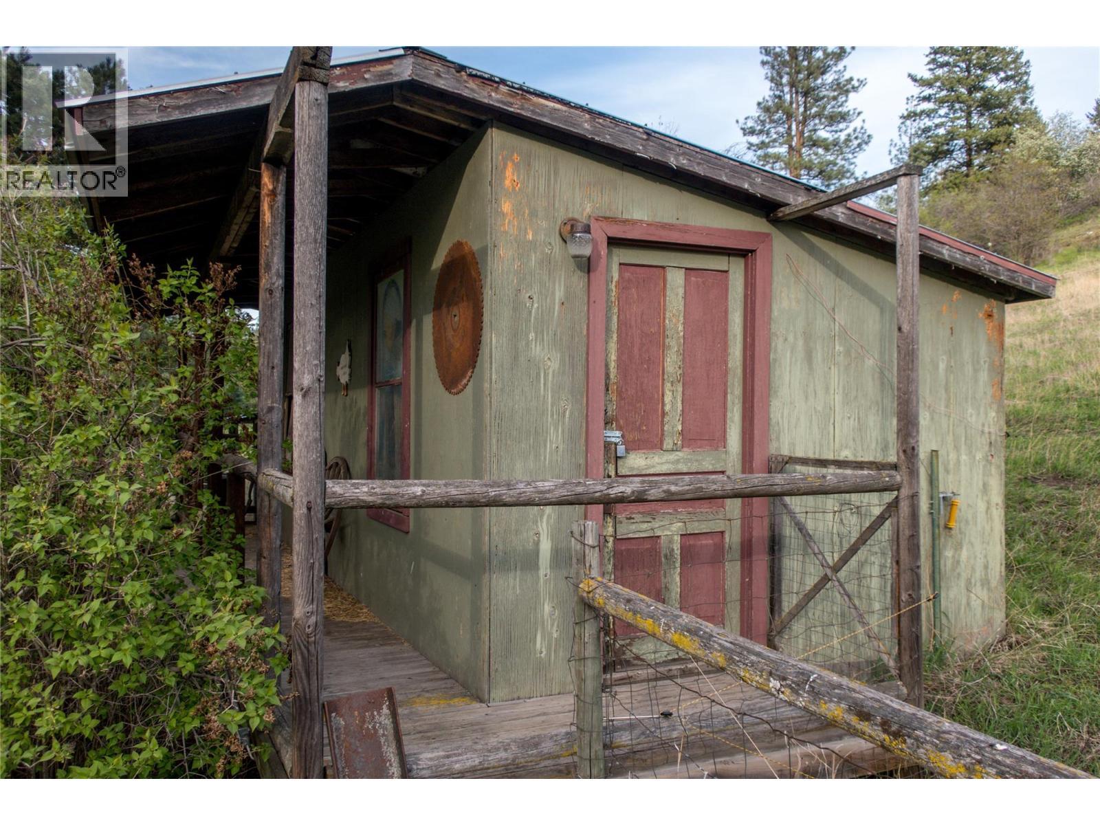 chicken coop - 6655 Cosens Bay Road, Coldstream, BC - Outdoor