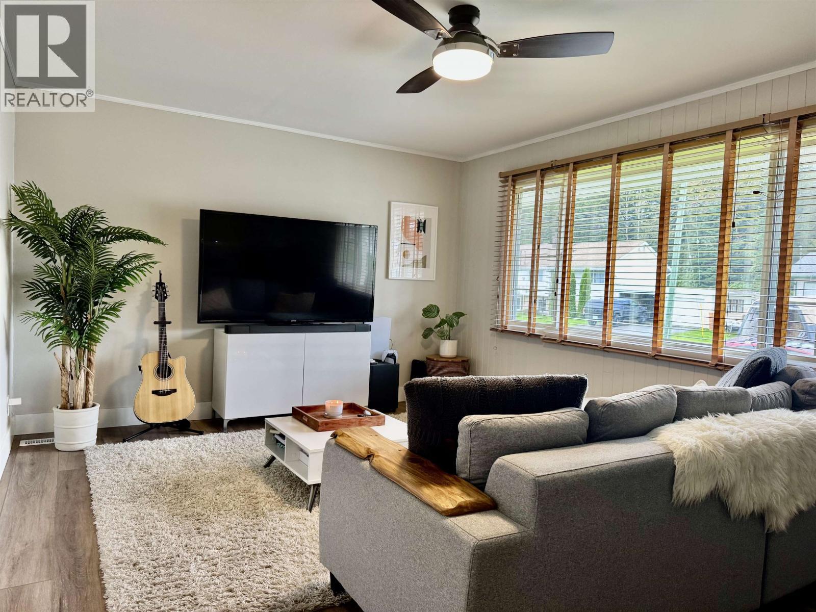 4 Grouse Street, Kitimat, BC - Indoor Photo Showing Living Room