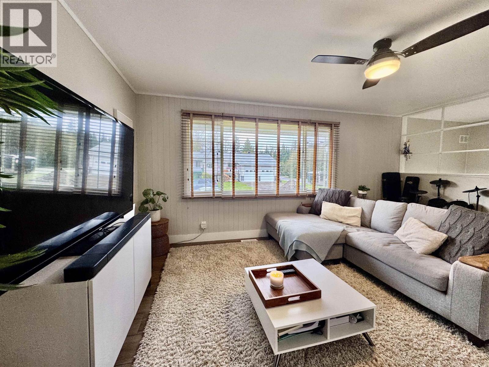 4 Grouse Street, Kitimat, BC - Indoor Photo Showing Living Room