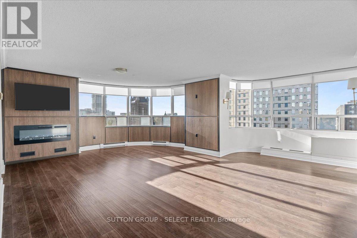 903 - 7 Picton Street, London East (East F), ON - Indoor With Fireplace