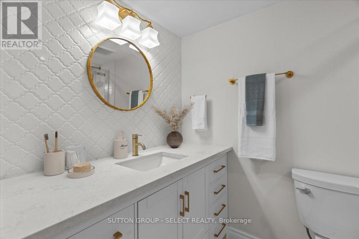 903 - 7 Picton Street, London East (East F), ON - Indoor Photo Showing Bathroom