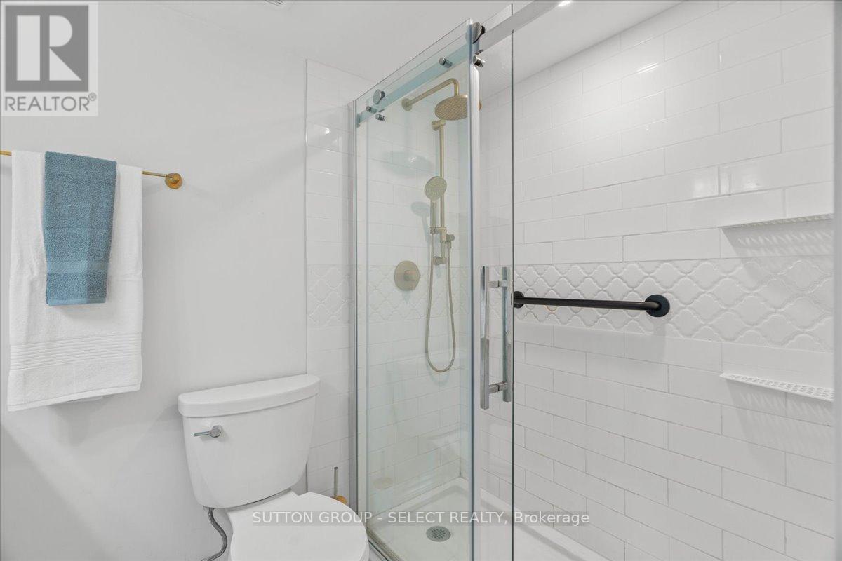 903 - 7 Picton Street, London East (East F), ON - Indoor Photo Showing Bathroom